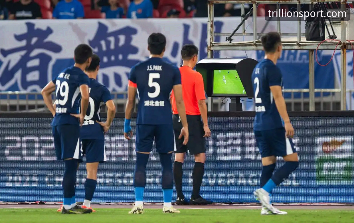 中超赛事分析必备知识：青岛海牛3-1力克上海海港的战术解码与三亿体育观赛体验